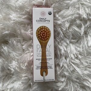 New Daily Concepts Daily Facial Dry Brush New in Box